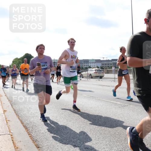 29.06.2025 - hella hamburg halbmarathon Lena Gebhardt http://msf.ph/oto/8326399 29.06.2025 10:00:15 Lombardsbrücke 993, 15695, 1199, 1006, 1019, 1125, 1180, 1239, 1264, 1526, 1544, 1568, 1681, 1834, 1914, 2027, 2086, 2099, 2159, 2346, 2348, 2364, 2426, 2447, 2582, 2584, 2606, 2652, 2676, 2677, 2730, 2910, 2982, 3042, 3177, 3181, 3319, 3400, 3794, 3836, 3861, 3898, 4013, 4231, 4419, 4579, 4594, 4632, 4767, 4772, 4796, 4813, 4940, 4945, 5015, 5134, 5272, 5277, 5341, 5643, 5728, 6082, 6084, 6104, 6174, 6201, 6202, 6220, 6260, 6462, 6470, 6581, 6587 meine-sportfotos.de