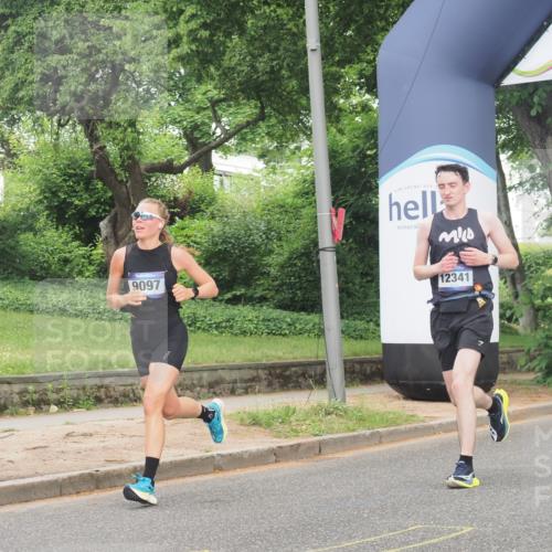 29.06.2025 - hella hamburg halbmarathon KatJ http://msf.ph/oto/8326463 29.06.2025 10:17:04 Zwischen KM18-KM19  meine-sportfotos.de