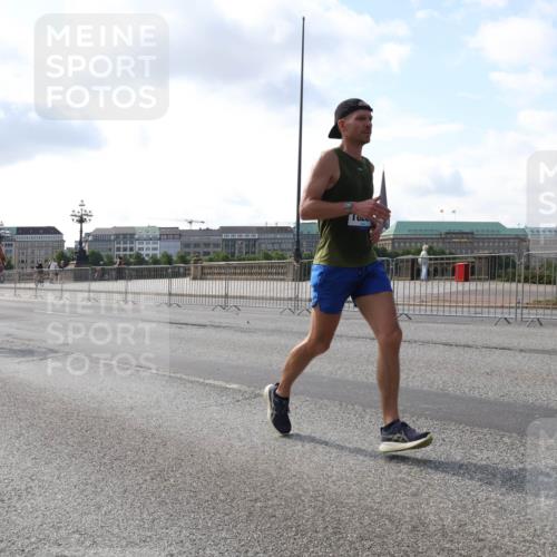 29.06.2025 - hella hamburg halbmarathon Lena Gebhardt http://msf.ph/oto/8326512 29.06.2025 09:48:39 Lombardsbrücke 1042, 1290, 1385, 1505, 1710, 1743, 2262, 2399, 2767, 3480, 3547, 3959, 4062, 4359, 4381, 4860, 5003, 5124, 5307, 5554, 5709, 6829, 6993, 7152, 7154, 7884, 8121, 8571, 8933, 9403, 9643, 10190, 10404, 10738, 10793, 10852, 11620, 11929, 12044, 12051, 12488, 12514, 12916, 13137, 13372, 13483, 13595, 13940, 13975, 14875, 14908, 15931, 15959, 16119 meine-sportfotos.de