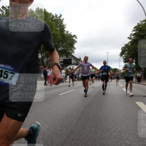 29.06.2025 - hella hamburg halbmarathon Yannick Fuchs http://msf.ph/oto/8326550 29.06.2025 10:51:31 20KM 1200, 1239, 1563, 1715, 1719, 1972, 2236, 2606, 2652, 2759, 2806, 2883, 3141, 3575, 4261, 4579, 5015, 5134, 5391, 5457, 5458, 6281, 6302, 6720, 6892, 7159, 7833, 8744, 9450, 10383, 10408, 10599, 12144, 12509, 12773, 12774, 13376, 13664, 14737, 14951, 15090, 15189, 15220, 15229, 15349, 15664, 16418, 16517, 17455, 17543, 17758, 18508 meine-sportfotos.de
