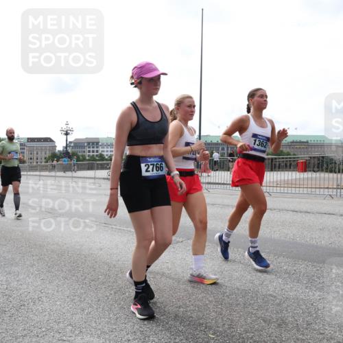 29.06.2025 - hella hamburg halbmarathon Lena Gebhardt http://msf.ph/oto/8326590 29.06.2025 10:23:27 Lombardsbrücke 6502, 913, 2766, 1362, 871, 1048, 1304, 1362, 2125, 2925, 3029, 4190, 4266, 4391, 4646, 4728, 4793, 5160, 5406, 6502, 6578, 6747, 6784, 6785, 6849, 7029, 7820, 7891, 8031, 8181, 8687, 8688, 8716, 8918, 8920, 9133, 9301, 9715, 9877, 9913, 10649, 10739, 11300, 11793, 11798, 11879, 12025, 12073, 12265, 12874, 13560, 14041, 14265, 14338, 14510, 14512, 14521, 14821, 15709, 16185, 16251, 16416, 16558, 17013, 17099, 17199, 17207, 17299, 17719 meine-sportfotos.de
