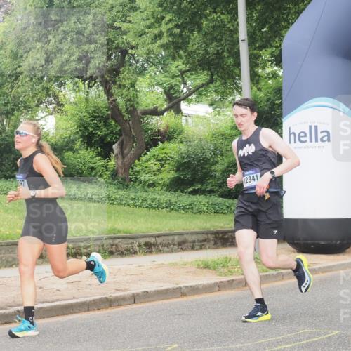 29.06.2025 - hella hamburg halbmarathon KatJ http://msf.ph/oto/8326614 29.06.2025 10:17:05 Zwischen KM18-KM19  meine-sportfotos.de