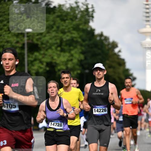 29.06.2025 - hella hamburg halbmarathon Dr. Thomas Lammeyer http://msf.ph/oto/8326630 29.06.2025 09:55:41 Kennedybrücke 1057, 1312, 1353, 1569, 1763, 2880, 3437, 3618, 3697, 4565, 4871, 5014, 5047, 5129, 5231, 5336, 5690, 5987, 6700, 6711, 6770, 7185, 7710, 8074, 8359, 8564, 8900, 9358, 9547, 9659, 10691, 10978, 11021, 11062 meine-sportfotos.de