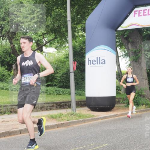 29.06.2025 - hella hamburg halbmarathon KatJ http://msf.ph/oto/8326762 29.06.2025 10:17:05 Zwischen KM18-KM19  meine-sportfotos.de