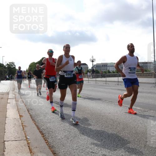 29.06.2025 - hella hamburg halbmarathon Lena Gebhardt http://msf.ph/oto/8326799 29.06.2025 09:48:40 Lombardsbrücke 5307, 6993, 12044, 8571, 1042, 1290, 1505, 1710, 2262, 2399, 2767, 3480, 3547, 3959, 4062, 4359, 4381, 4860, 5003, 5124, 5307, 5554, 5709, 6829, 6993, 7152, 7154, 7482, 7884, 8002, 8121, 8571, 8933, 9403, 9643, 10190, 10404, 10738, 10793, 10852, 11929, 12044, 12051, 12488, 12514, 12916, 13137, 13372, 13483, 13595, 13940, 13975, 14875, 14908, 15931, 15959, 16119 meine-sportfotos.de