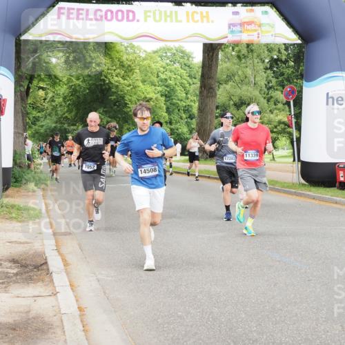 29.06.2025 - hella hamburg halbmarathon MichiJ http://msf.ph/oto/8326818 29.06.2025 10:37:49 Zwischen KM18-KM19 1321, 4033, 4127, 4816, 5115, 7269, 8572, 10189, 11339, 11455, 12733, 13008, 13282, 15392, 16843, 16887, 17282 meine-sportfotos.de