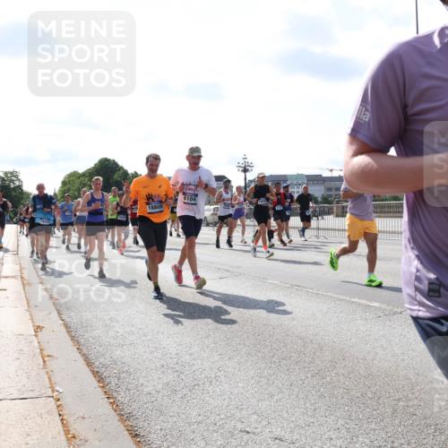 29.06.2025 - hella hamburg halbmarathon Lena Gebhardt http://msf.ph/oto/8326883 29.06.2025 10:00:16 Lombardsbrücke 6104, 1004, 18808, 19153, 133, 1006, 1019, 1125, 1180, 1239, 1264, 1526, 1544, 1568, 1681, 1834, 1914, 2027, 2086, 2099, 2159, 2346, 2348, 2364, 2426, 2447, 2582, 2584, 2606, 2652, 2676, 2677, 2730, 2910, 2982, 3042, 3177, 3181, 3319, 3400, 3794, 3836, 3861, 3898, 4013, 4231, 4419, 4579, 4594, 4632, 4767, 4772, 4796, 4813, 4940, 4945, 5015, 5134, 5272, 5277, 5341, 5643, 5728, 6082, 6084, 6104, 6174, 6201, 6202, 6220, 6260, 6462, 6470, 6581, 6587 meine-sportfotos.de
