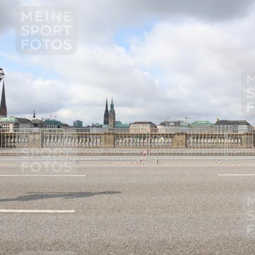 29.06.2025 - hella hamburg halbmarathon Lena Gebhardt http://msf.ph/oto/8327035 29.06.2025 09:08:20 Lombardsbrücke 350 meine-sportfotos.de