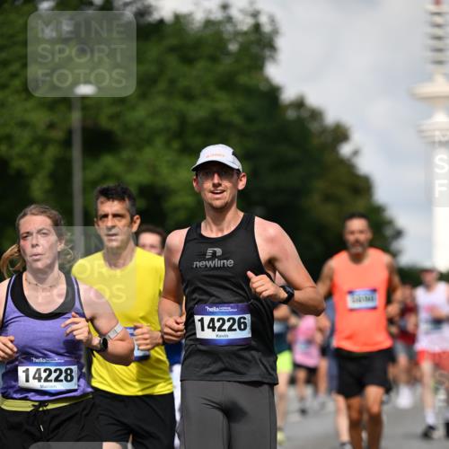 29.06.2025 - hella hamburg halbmarathon Dr. Thomas Lammeyer http://msf.ph/oto/8327036 29.06.2025 09:55:42 Kennedybrücke 1057, 1312, 1353, 1569, 1763, 2880, 3437, 3618, 3697, 4565, 4871, 5014, 5047, 5129, 5231, 5336, 5690, 5987, 6700, 6711, 6770, 7185, 7710, 8074, 8564, 8900, 9358, 9547, 9659, 10691, 10978, 11021, 11062 meine-sportfotos.de