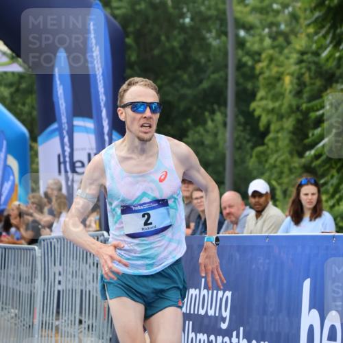 29.06.2025 - hella hamburg halbmarathon Strokosch-Dieckow http://msf.ph/oto/8327046 29.06.2025 10:02:27 Ziel 2, 22 meine-sportfotos.de