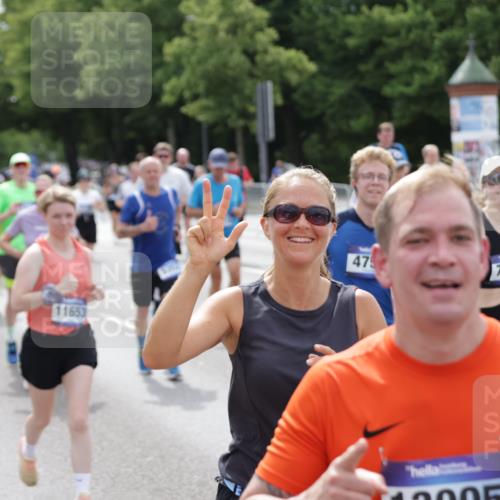 29.06.2025 - hella hamburg halbmarathon Jannik Wohlers http://msf.ph/oto/8327073 29.06.2025 10:39:53 Lombardsbrücke 1018, 1037, 1291, 1691, 2019, 2109, 2254, 2515, 2572, 2866, 3237, 3295, 3515, 3607, 3808, 3810, 4173, 4271, 4471, 4756, 5113, 5263, 5351, 5352, 5975, 6076, 6097, 6363, 6463, 6548, 6673, 6866, 6876, 6890, 6920, 7108, 7174, 7675, 7850, 8307, 8815, 9187, 10474, 10806, 10818, 10953, 11176, 11188, 11653, 11717, 11970, 11973, 12364, 12444, 12501, 12760, 13005, 13030, 13069, 13290, 13410, 13466, 13577, 13651, 14341, 14851, 15549, 15927, 16681, 17318, 18101, 18110, 18213 meine-sportfotos.de