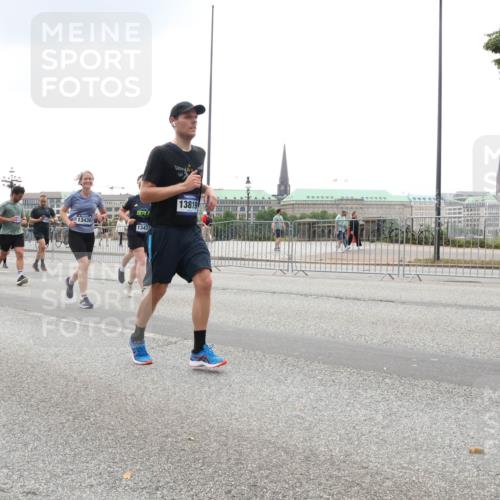 29.06.2025 - hella hamburg halbmarathon Lena Gebhardt http://msf.ph/oto/8327079 29.06.2025 10:47:25 Lombardsbrücke 8915, 9273, 13430, 1343, 13819, 1045, 1185, 1286, 1434, 1463, 1523, 1593, 1607, 1704, 1961, 2148, 2327, 2407, 2537, 2555, 2556, 2665, 2704, 2882, 2994, 3339, 4037, 4184, 4239, 4325, 4423, 4483, 4806, 4895, 4974, 4975, 5111, 5114, 5621, 5622, 5796, 5895, 6255, 6256, 6485, 6496, 6879, 6995, 7073, 7403, 7430, 7431, 7630, 7631, 7970, 8105, 8131, 8270, 8550, 8684, 8706, 8915, 8953, 8967, 9018, 9687, 10991, 11351, 11458, 11730, 11738, 11802, 12431 meine-sportfotos.de