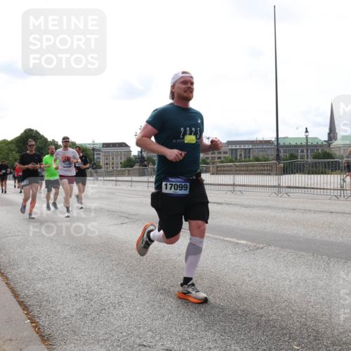 29.06.2025 - hella hamburg halbmarathon Lena Gebhardt http://msf.ph/oto/8327123 29.06.2025 10:23:31 Lombardsbrücke 879, 14265, 2025, 17099, 1048, 1304, 1362, 2125, 2925, 4190, 4266, 4391, 4646, 4728, 4793, 5160, 5406, 6502, 6578, 6747, 6849, 7029, 7820, 8031, 8181, 8676, 8687, 8688, 8716, 8918, 8920, 9301, 9715, 9877, 10649, 10739, 11300, 11454, 11793, 11798, 11879, 12025, 12073, 12265, 12874, 13149, 14041, 14265, 14338, 14510, 14512, 14521, 14821, 15709, 15739, 15853, 16185, 16251, 16416, 16558, 17013, 17099, 17199, 17207, 17299, 17719 meine-sportfotos.de