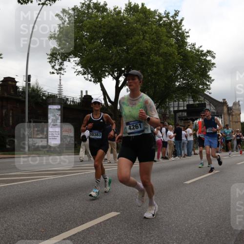 29.06.2025 - hella hamburg halbmarathon Yannick Fuchs http://msf.ph/oto/8327125 29.06.2025 10:51:34 20KM 1200, 1239, 1563, 1972, 2236, 2606, 2652, 2759, 2806, 2883, 3141, 3575, 4261, 4579, 5015, 5134, 5391, 5457, 5458, 6281, 6302, 6531, 6720, 6892, 7159, 7833, 9450, 10383, 10408, 10599, 12144, 12509, 12773, 12774, 13376, 13664, 14737, 15090, 15189, 15229, 15349, 15664, 16418, 16517, 17455, 17543, 17758, 18508 meine-sportfotos.de
