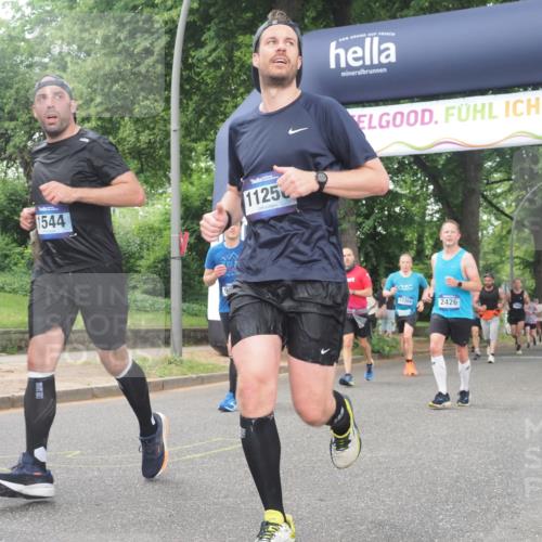 29.06.2025 - hella hamburg halbmarathon KatJ http://msf.ph/oto/8327126 29.06.2025 10:46:40 Zwischen KM18-KM19 1019, 1544, 2426, 2730, 6087, 6754 meine-sportfotos.de