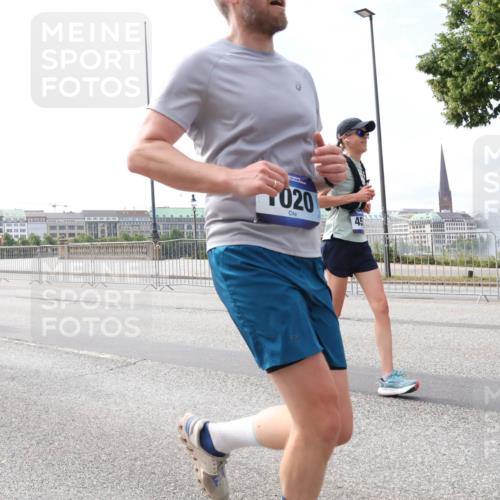 29.06.2025 - hella hamburg halbmarathon Lena Gebhardt http://msf.ph/oto/8327139 29.06.2025 10:12:58 Lombardsbrücke 155, 2942, 020, 45, 1020, 1051, 1249, 1610, 1785, 1851, 1939, 2531, 2891, 2942, 2963, 2964, 3182, 3248, 4532, 4554, 5150, 5166, 6207, 6489, 7014, 7873, 7907, 8398, 8405, 8913, 8917, 8971, 9141, 10067, 10402, 10581, 11025, 11720, 12456, 13566, 13816, 14404, 14540, 14869, 15012, 15369, 15531, 16030, 16255, 16323, 16437, 16473, 16826, 16911, 17061, 17699, 17988, 17994, 18048, 18178, 18320, 18493, 18530, 18732 meine-sportfotos.de