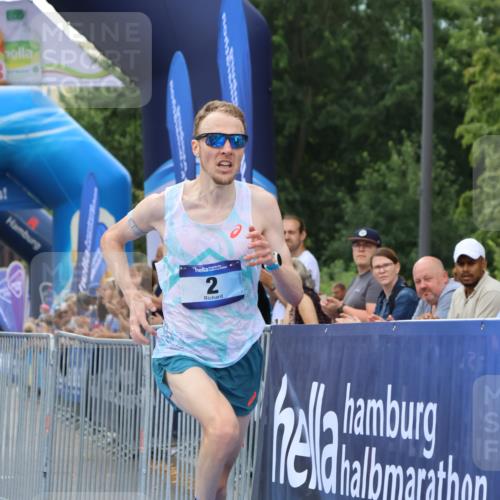 29.06.2025 - hella hamburg halbmarathon Strokosch-Dieckow http://msf.ph/oto/8327171 29.06.2025 10:02:27 Ziel 2, 22 meine-sportfotos.de