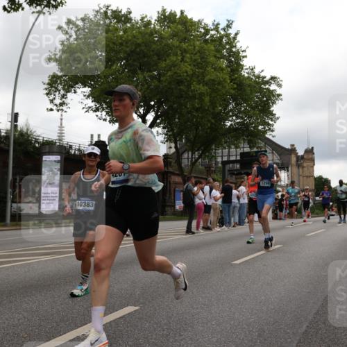 29.06.2025 - hella hamburg halbmarathon Yannick Fuchs http://msf.ph/oto/8327187 29.06.2025 10:51:34 20KM 1200, 1239, 1563, 1972, 2236, 2606, 2652, 2759, 2806, 2883, 3141, 3575, 4261, 4579, 5015, 5134, 5391, 5457, 5458, 6281, 6302, 6531, 6720, 6892, 7159, 7833, 9450, 10383, 10408, 10599, 12144, 12509, 12773, 12774, 13376, 13664, 14737, 15090, 15189, 15229, 15349, 15664, 16418, 16517, 17455, 17543, 17758, 18508 meine-sportfotos.de