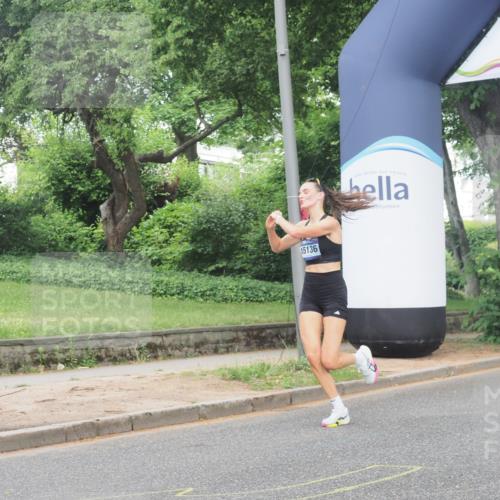 29.06.2025 - hella hamburg halbmarathon KatJ http://msf.ph/oto/8327234 29.06.2025 10:17:06 Zwischen KM18-KM19  meine-sportfotos.de