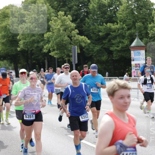 29.06.2025 - hella hamburg halbmarathon Jannik Wohlers http://msf.ph/oto/8327239 29.06.2025 10:39:54 Lombardsbrücke 1018, 1037, 1291, 1691, 2019, 2109, 2254, 2515, 2572, 3237, 3295, 3515, 3607, 3808, 3810, 4173, 4271, 4756, 5113, 5263, 5351, 5352, 5975, 6076, 6363, 6463, 6548, 6673, 6866, 6876, 6890, 6920, 7108, 7174, 7675, 7850, 8307, 8815, 9187, 9468, 10474, 10806, 10818, 10953, 11176, 11188, 11653, 11717, 11970, 11973, 12364, 12444, 12501, 12760, 13005, 13030, 13069, 13290, 13410, 13466, 13577, 13651, 14341, 14851, 15549, 15927, 16681, 17318, 18101, 18110, 18213, 18771 meine-sportfotos.de
