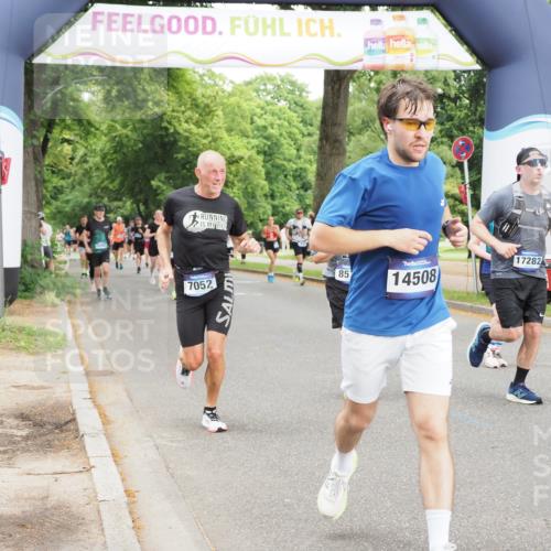 29.06.2025 - hella hamburg halbmarathon MichiJ http://msf.ph/oto/8327250 29.06.2025 10:37:50 Zwischen KM18-KM19 1321, 4033, 4127, 4816, 7052, 7269, 8572, 10189, 11339, 11455, 13008, 13282, 15392, 16843, 16887, 17282 meine-sportfotos.de
