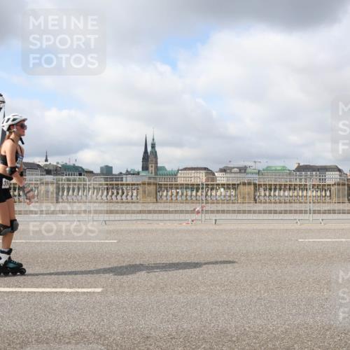 29.06.2025 - hella hamburg halbmarathon Lena Gebhardt http://msf.ph/oto/8327288 29.06.2025 09:08:20 Lombardsbrücke 350 meine-sportfotos.de