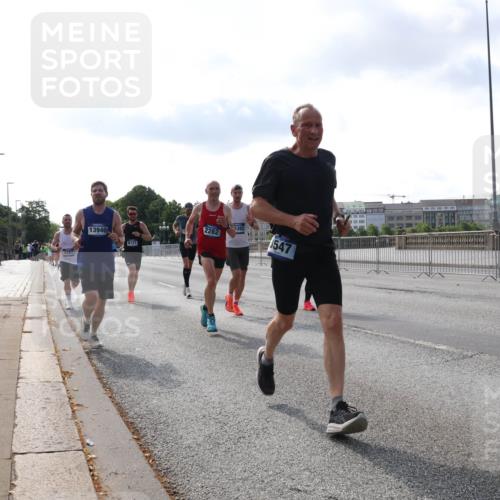 29.06.2025 - hella hamburg halbmarathon Lena Gebhardt http://msf.ph/oto/8327385 29.06.2025 09:48:43 Lombardsbrücke 4381, 13940, 8121, 2262, 547, 1042, 1290, 1505, 1571, 1710, 2262, 2399, 2767, 3480, 3547, 4062, 4359, 4381, 5003, 5124, 5307, 5554, 5709, 6993, 7152, 7154, 7310, 7482, 7884, 8002, 8121, 8571, 8933, 9403, 9643, 10190, 10404, 10738, 10793, 10852, 11106, 11177, 11423, 11929, 12044, 12051, 12488, 12916, 13137, 13372, 13483, 13940, 13975, 14875, 15931, 15959, 16119 meine-sportfotos.de