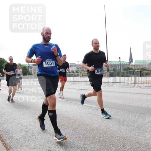 29.06.2025 - hella hamburg halbmarathon Lena Gebhardt http://msf.ph/oto/8327395 29.06.2025 10:12:58 Lombardsbrücke 939, 2891, 1051, 15531, 2942, 1020, 1051, 1249, 1610, 1785, 1851, 1939, 2531, 2891, 2942, 2963, 2964, 3182, 3248, 4532, 4554, 5150, 5166, 6207, 6489, 7014, 7873, 7907, 8398, 8405, 8913, 8917, 8971, 9141, 10067, 10402, 10581, 11025, 11720, 12456, 13566, 13816, 14404, 14540, 14869, 15012, 15369, 15531, 16030, 16255, 16323, 16437, 16473, 16826, 16911, 17061, 17699, 17988, 17994, 18048, 18178, 18320, 18493, 18530, 18732 meine-sportfotos.de