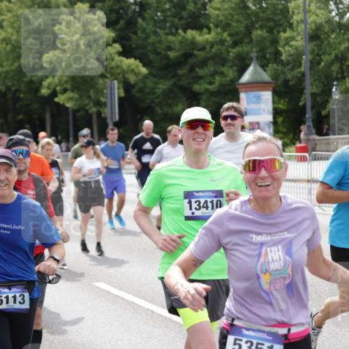 29.06.2025 - hella hamburg halbmarathon Jannik Wohlers http://msf.ph/oto/8327397 29.06.2025 10:39:56 Lombardsbrücke 1018, 1037, 2019, 2109, 2254, 2515, 2572, 3237, 3293, 3295, 3515, 3607, 3808, 3810, 4173, 4271, 4756, 5113, 5263, 5351, 5352, 5702, 5975, 6076, 6229, 6363, 6463, 6548, 6673, 6866, 6876, 6920, 7108, 7174, 7675, 7850, 8307, 8391, 9187, 9468, 10474, 10818, 10953, 11176, 11653, 11717, 11970, 11973, 12364, 12444, 12501, 12760, 12981, 13005, 13030, 13069, 13290, 13410, 13466, 13577, 13651, 14341, 14851, 15549, 15927, 16681, 17318, 18101, 18110, 18213, 18353, 18771 meine-sportfotos.de