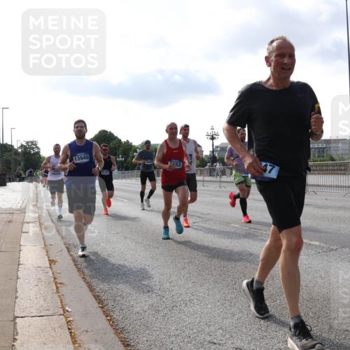 29.06.2025 - hella hamburg halbmarathon Lena Gebhardt http://msf.ph/oto/8327460 29.06.2025 09:48:43 Lombardsbrücke 4381, 13940, 8121, 262, 47, 1042, 1290, 1505, 1571, 1710, 2262, 2399, 2767, 3480, 3547, 4062, 4359, 4381, 5003, 5124, 5307, 5554, 5709, 6993, 7152, 7154, 7310, 7482, 7884, 8002, 8121, 8571, 8933, 9403, 9643, 10190, 10404, 10738, 10793, 10852, 11106, 11177, 11423, 11929, 12044, 12051, 12488, 12916, 13137, 13372, 13483, 13940, 13975, 14875, 15931, 15959, 16119 meine-sportfotos.de
