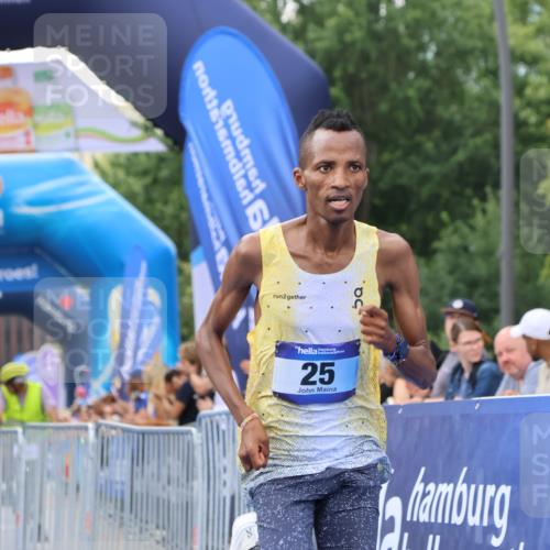 29.06.2025 - hella hamburg halbmarathon Strokosch-Dieckow http://msf.ph/oto/8327465 29.06.2025 10:02:22 Ziel 2, 22, 25 meine-sportfotos.de