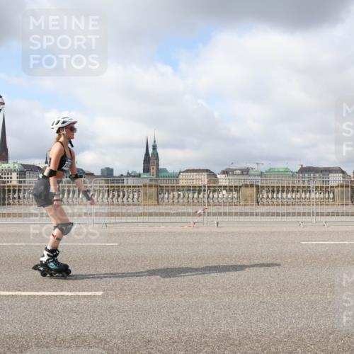 29.06.2025 - hella hamburg halbmarathon Lena Gebhardt http://msf.ph/oto/8327474 29.06.2025 09:08:20 Lombardsbrücke  meine-sportfotos.de