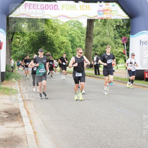 29.06.2025 - hella hamburg halbmarathon MichiJ http://msf.ph/oto/8327530 29.06.2025 10:37:53 Zwischen KM18-KM19 4033, 4127, 6027, 6125, 7052, 7269, 8572, 10691, 11339, 13282, 15392, 16285, 16666, 17282 meine-sportfotos.de