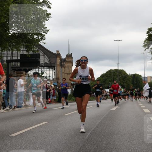 29.06.2025 - hella hamburg halbmarathon Yannick Fuchs http://msf.ph/oto/8327554 29.06.2025 10:51:35 20KM 1200, 1239, 1563, 2025, 2236, 2606, 2652, 2759, 2806, 2883, 3093, 3141, 3575, 4261, 4579, 5015, 5134, 5391, 5457, 5458, 6281, 6302, 6531, 6720, 6892, 7159, 7833, 9450, 10383, 10408, 10599, 12144, 12509, 12773, 12774, 13376, 13465, 13664, 14737, 15090, 15189, 15229, 15349, 15664, 16418, 16517, 17455, 17543, 17758, 18508 meine-sportfotos.de