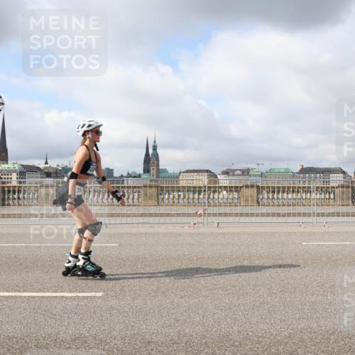 29.06.2025 - hella hamburg halbmarathon Lena Gebhardt http://msf.ph/oto/8327571 29.06.2025 09:08:20 Lombardsbrücke  meine-sportfotos.de