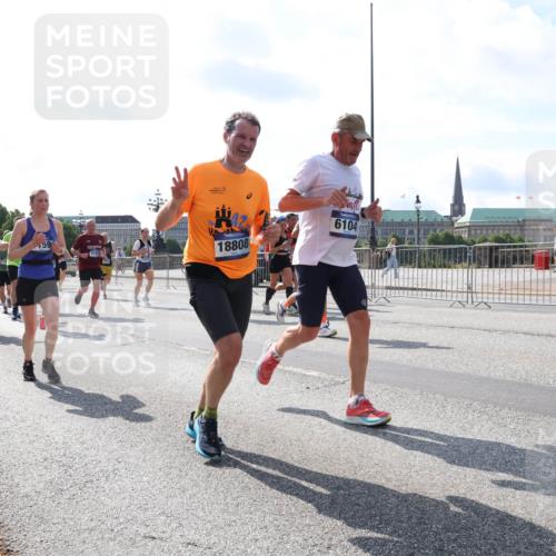 29.06.2025 - hella hamburg halbmarathon Lena Gebhardt http://msf.ph/oto/8327577 29.06.2025 10:00:18 Lombardsbrücke 19153, 14970, 6260, 159, 572, 18808, 6104, 1006, 1019, 1125, 1180, 1239, 1264, 1526, 1544, 1568, 1681, 1834, 1914, 2027, 2086, 2099, 2159, 2236, 2346, 2348, 2364, 2426, 2447, 2582, 2584, 2606, 2652, 2676, 2677, 2730, 2910, 2982, 3042, 3177, 3181, 3319, 3400, 3794, 3836, 3861, 3898, 4013, 4231, 4419, 4579, 4594, 4632, 4767, 4772, 4796, 4813, 4940, 4945, 5015, 5134, 5272, 5341, 5643, 5728, 6082, 6084, 6104, 6174, 6201, 6202, 6220, 6260, 6462, 6470, 6581, 6587 meine-sportfotos.de