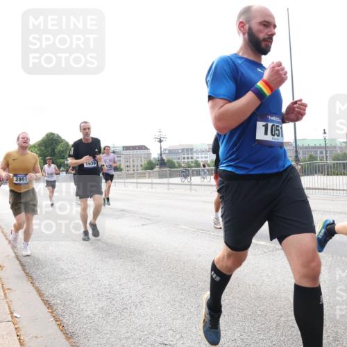 29.06.2025 - hella hamburg halbmarathon Lena Gebhardt http://msf.ph/oto/8327724 29.06.2025 10:12:59 Lombardsbrücke 2891, 1939, 1051, 1020, 1051, 1249, 1610, 1785, 1851, 1939, 2531, 2891, 2942, 2963, 3182, 3218, 3248, 3728, 4532, 4554, 5150, 6207, 6489, 7014, 7873, 7907, 8398, 8405, 8913, 8917, 8971, 9141, 10067, 10402, 11025, 11720, 12456, 13566, 13816, 14404, 14540, 14869, 15012, 15369, 15531, 16030, 16255, 16323, 16437, 16473, 16826, 16911, 17061, 17699, 17988, 17994, 18048, 18178, 18320, 18493, 18530, 18732 meine-sportfotos.de
