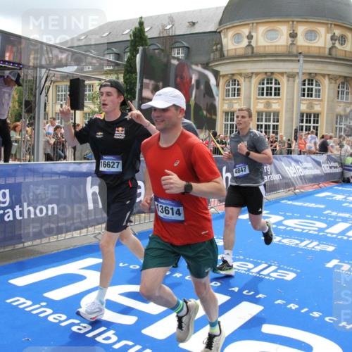 29.06.2025 - hella hamburg halbmarathon Michael Strokosch http://msf.ph/oto/8327747 29.06.2025 10:49:10 Ziel 4832, 4847, 4890, 6389, 7297, 8302, 10184, 13614, 15523, 16414, 16627, 16731, 17173, 17632, 18598, 18842 meine-sportfotos.de