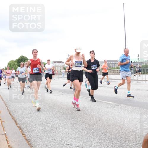 29.06.2025 - hella hamburg halbmarathon Lena Gebhardt http://msf.ph/oto/8327765 29.06.2025 10:57:54 Lombardsbrücke 106, 8159, 10461, 18690, 17586, 1123, 1242, 1248, 1265, 1388, 1643, 2015, 2169, 2273, 2275, 2451, 2567, 2900, 3191, 3385, 3433, 3644, 3750, 3936, 3954, 4059, 4197, 4429, 4521, 4830, 5117, 5632, 5676, 5736, 6316, 6337, 6827, 6857, 6916, 7172, 7193, 7556, 7720, 7783, 7977, 7990, 8035, 8159, 8386, 8439, 8440, 8441, 8442, 8474, 8512, 8708, 8713, 8773, 8873, 8888, 9059, 9180, 9233, 9318, 9319, 9394, 9398, 9436, 9481, 9496, 9613, 9832 meine-sportfotos.de