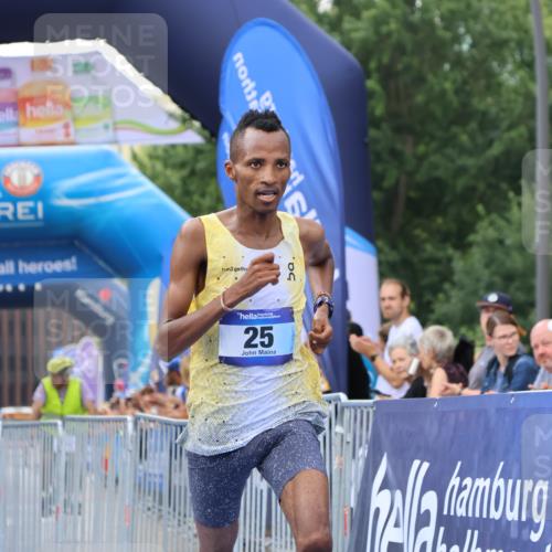 29.06.2025 - hella hamburg halbmarathon Strokosch-Dieckow http://msf.ph/oto/8327777 29.06.2025 10:02:21 Ziel 2, 22, 25 meine-sportfotos.de