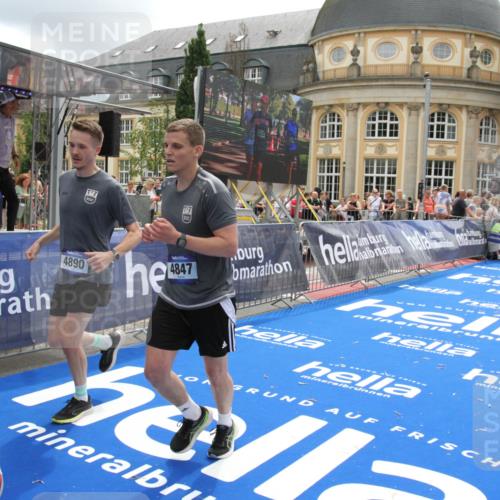 29.06.2025 - hella hamburg halbmarathon Michael Strokosch http://msf.ph/oto/8327813 29.06.2025 10:49:11 Ziel 4832, 4847, 4890, 6389, 8302, 10184, 13614, 15523, 16414, 16627, 16731, 17173, 17632, 18598, 18842 meine-sportfotos.de