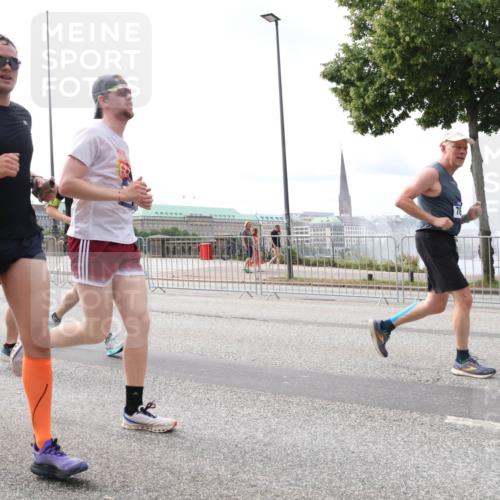 29.06.2025 - hella hamburg halbmarathon Lena Gebhardt http://msf.ph/oto/8327842 29.06.2025 10:23:34 Lombardsbrücke 11879, 1048, 1304, 1362, 1545, 2125, 2489, 2925, 4391, 4646, 4728, 4793, 5055, 5160, 5358, 5406, 6502, 6747, 6849, 7029, 7820, 8031, 8181, 8676, 8687, 8688, 8716, 8918, 8920, 9301, 9715, 9877, 10649, 10739, 11044, 11300, 11454, 11793, 11798, 11879, 12073, 12874, 13149, 14265, 14338, 14510, 14512, 14521, 14821, 15709, 15739, 15853, 16185, 16251, 16416, 16558, 17013, 17099, 17199, 17207, 17299, 17719 meine-sportfotos.de