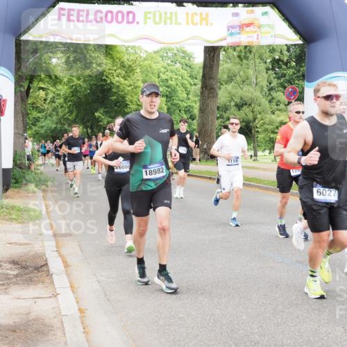 29.06.2025 - hella hamburg halbmarathon MichiJ http://msf.ph/oto/8327846 29.06.2025 10:37:55 Zwischen KM18-KM19 1119, 6027, 6125, 7052, 7269, 8572, 10691, 11339, 12016, 13758, 16285, 16666, 16800, 17221, 17282, 18960, 18982 meine-sportfotos.de