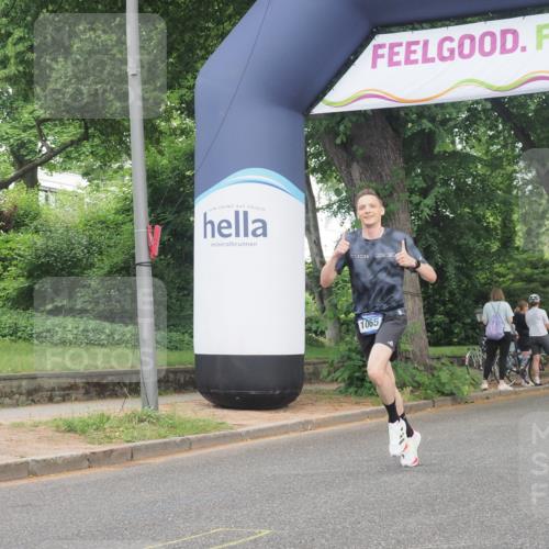 29.06.2025 - hella hamburg halbmarathon KatJ http://msf.ph/oto/8327852 29.06.2025 10:17:09 Zwischen KM18-KM19 1065 meine-sportfotos.de