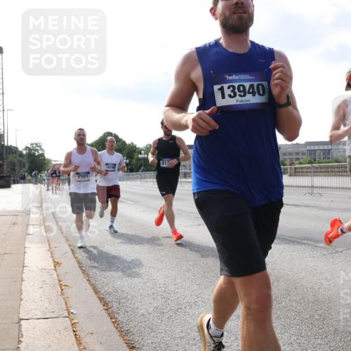 29.06.2025 - hella hamburg halbmarathon Lena Gebhardt http://msf.ph/oto/8327875 29.06.2025 09:48:44 Lombardsbrücke 4381, 10190, 812, 13940, 15382, 1042, 1290, 1505, 1571, 1710, 2262, 2399, 2767, 3480, 3547, 4062, 4359, 4381, 5003, 5124, 5307, 5554, 5709, 6993, 7152, 7154, 7310, 7482, 7884, 8002, 8121, 8571, 8933, 9403, 9643, 10190, 10404, 10451, 10738, 10793, 10852, 11106, 11177, 11423, 11929, 12044, 12051, 12488, 12916, 13137, 13372, 13483, 13940, 13975, 14875, 15931, 15959 meine-sportfotos.de