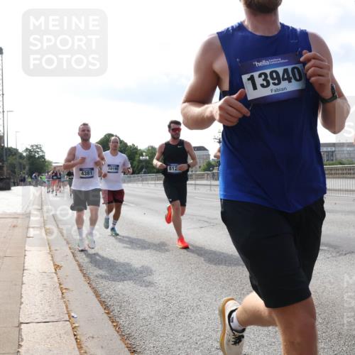 29.06.2025 - hella hamburg halbmarathon Lena Gebhardt http://msf.ph/oto/8327923 29.06.2025 09:48:44 Lombardsbrücke 10190, 4381, 812, 13940, 15382, 1042, 1290, 1505, 1571, 1710, 2262, 2399, 2767, 3480, 3547, 4062, 4359, 4381, 5003, 5124, 5307, 5554, 5709, 6993, 7152, 7154, 7310, 7482, 7884, 8002, 8121, 8571, 8933, 9403, 9643, 10190, 10404, 10451, 10738, 10793, 10852, 11106, 11177, 11423, 11929, 12044, 12051, 12488, 12916, 13137, 13372, 13483, 13940, 13975, 14875, 15931, 15959 meine-sportfotos.de