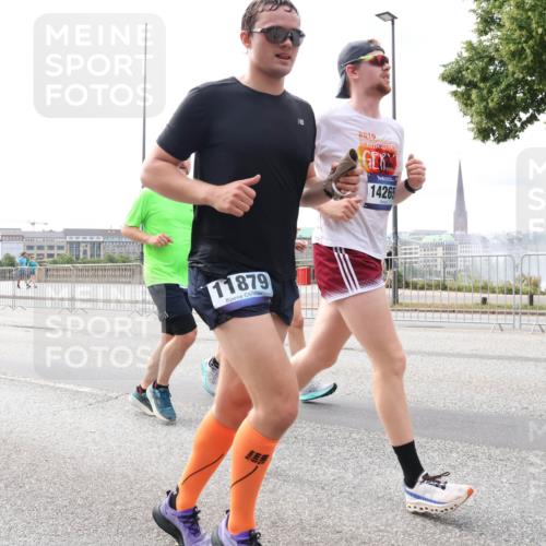29.06.2025 - hella hamburg halbmarathon Lena Gebhardt http://msf.ph/oto/8327932 29.06.2025 10:23:34 Lombardsbrücke 11879, 2019, 14265, 1048, 1304, 1362, 1545, 2125, 2489, 2925, 4391, 4646, 4728, 4793, 5055, 5160, 5358, 5406, 6502, 6747, 6849, 7029, 7820, 8031, 8181, 8676, 8687, 8688, 8716, 8918, 8920, 9301, 9715, 9877, 10649, 10739, 11044, 11300, 11454, 11793, 11798, 11879, 12073, 12874, 13149, 14265, 14338, 14510, 14512, 14521, 14821, 15709, 15739, 15853, 16185, 16251, 16416, 16558, 17013, 17099, 17199, 17207, 17299, 17719 meine-sportfotos.de