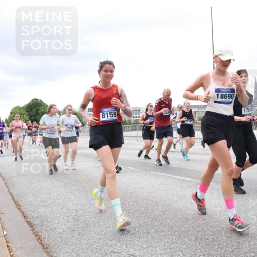 29.06.2025 - hella hamburg halbmarathon Lena Gebhardt http://msf.ph/oto/8327946 29.06.2025 10:57:54 Lombardsbrücke 106, 10629, 8159, 930, 18690, 17586, 9059, 1123, 1242, 1248, 1265, 1388, 1643, 2015, 2169, 2273, 2275, 2451, 2567, 2900, 3191, 3385, 3433, 3644, 3750, 3936, 3954, 4059, 4197, 4429, 4521, 4830, 5117, 5632, 5676, 5736, 6316, 6337, 6827, 6857, 6916, 7172, 7193, 7556, 7720, 7783, 7977, 7990, 8035, 8159, 8386, 8439, 8440, 8441, 8442, 8474, 8512, 8708, 8713, 8773, 8873, 8888, 9059, 9180, 9233, 9318, 9319, 9394, 9398, 9436, 9481, 9496, 9613, 9832 meine-sportfotos.de