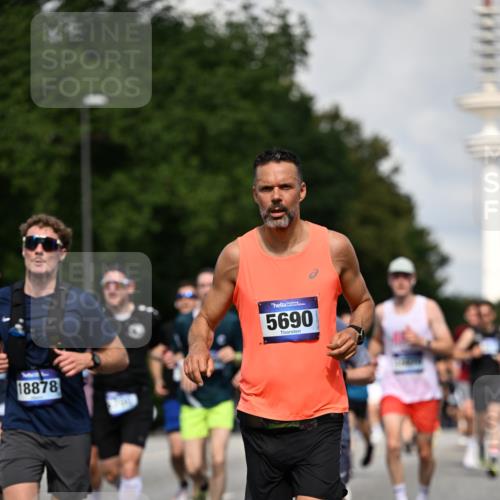 29.06.2025 - hella hamburg halbmarathon Dr. Thomas Lammeyer http://msf.ph/oto/8327957 29.06.2025 09:55:44 Kennedybrücke 1057, 1312, 1353, 1569, 1763, 3437, 3618, 3697, 4565, 4871, 5047, 5231, 5336, 5690, 5987, 6373, 6700, 6711, 7185, 7710, 8564, 9358, 9444, 9547, 9659, 10493, 10691, 10978, 11021, 11062 meine-sportfotos.de