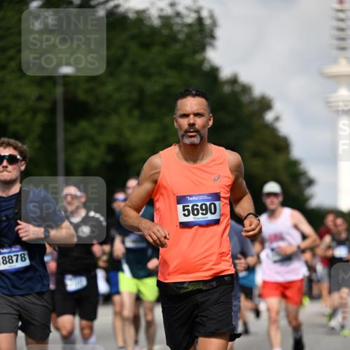 29.06.2025 - hella hamburg halbmarathon Dr. Thomas Lammeyer http://msf.ph/oto/8327961 29.06.2025 09:55:44 Kennedybrücke 1057, 1312, 1353, 1569, 1763, 3437, 3618, 3697, 4565, 4871, 5047, 5231, 5336, 5690, 5987, 6373, 6700, 6711, 7185, 7710, 8564, 9358, 9444, 9547, 9659, 10493, 10691, 10978, 11021, 11062 meine-sportfotos.de